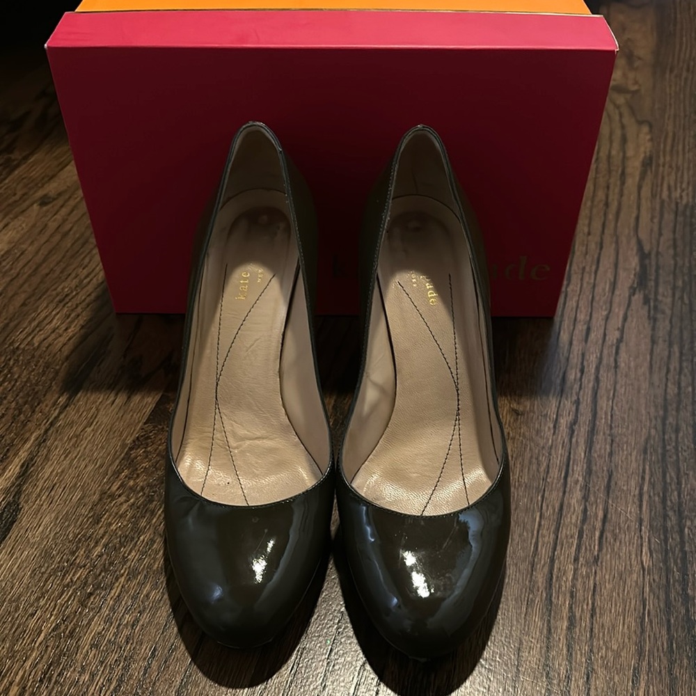 Kate spade Kendra grey patent heel